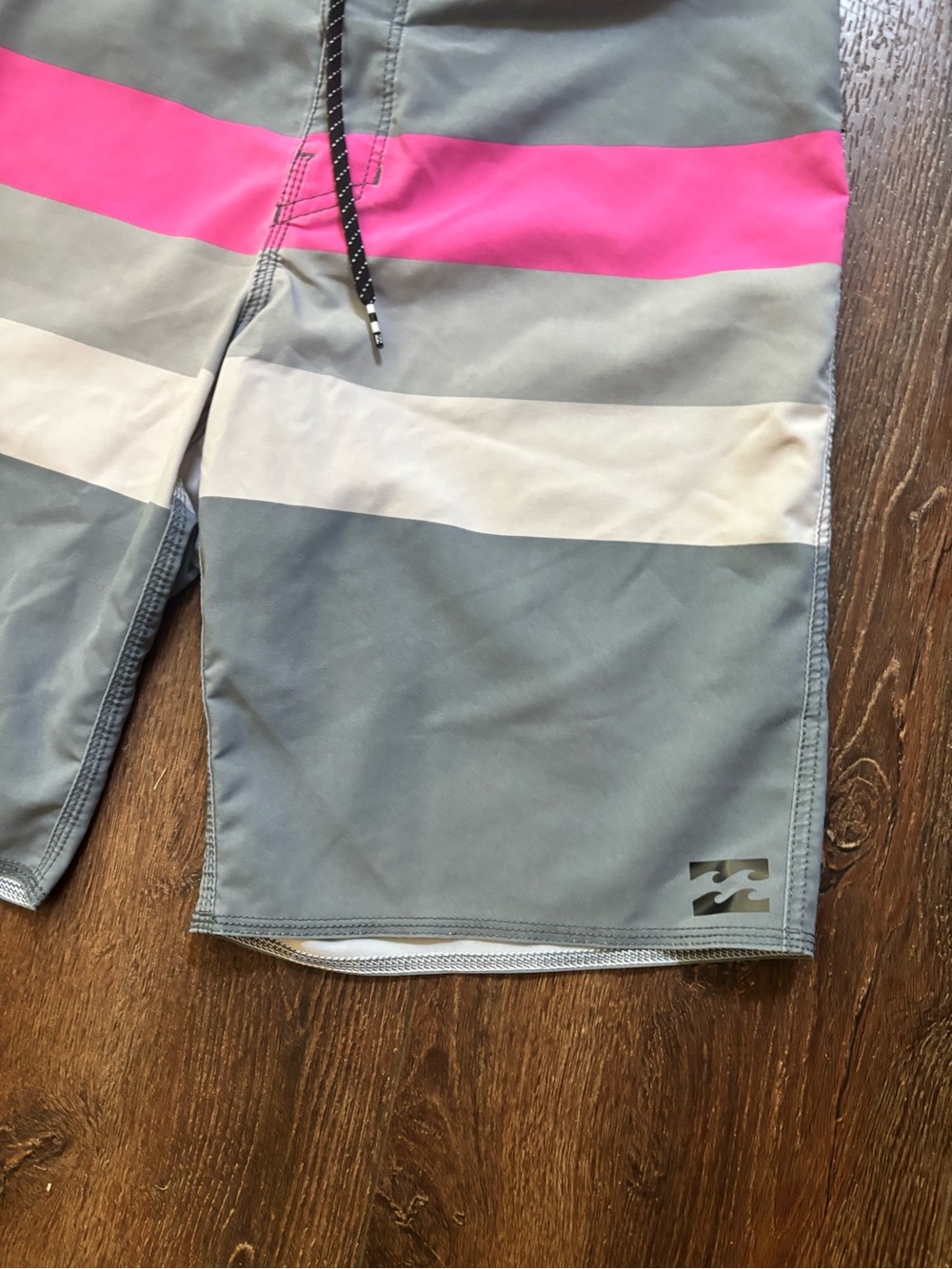 Billabong Gray, Pink & White Stripe Boardshorts Men’s Size 31 - Picture 3 of 6